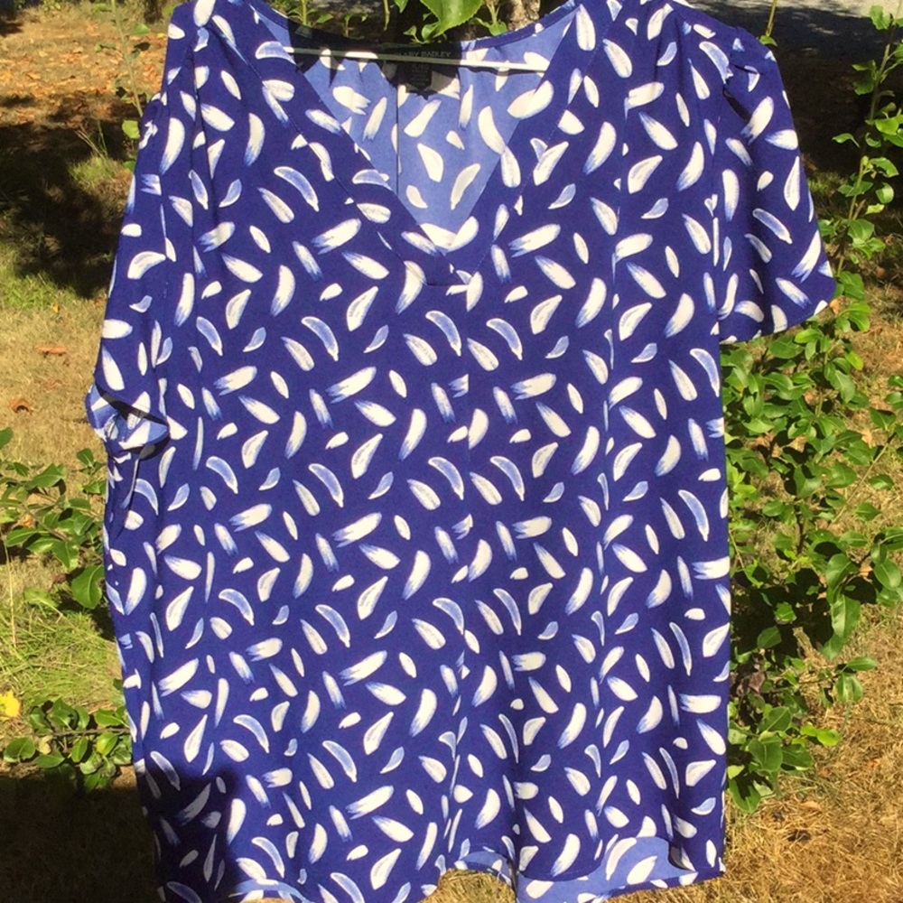Hilary Ridley blouse top vacay spa farmer’s market Sunday brunch shirt
